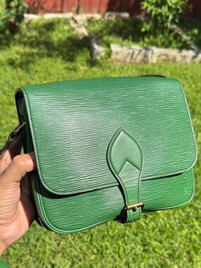 LOUIS VUITTON Epi Leather Cartouchiere Borneo Green MM